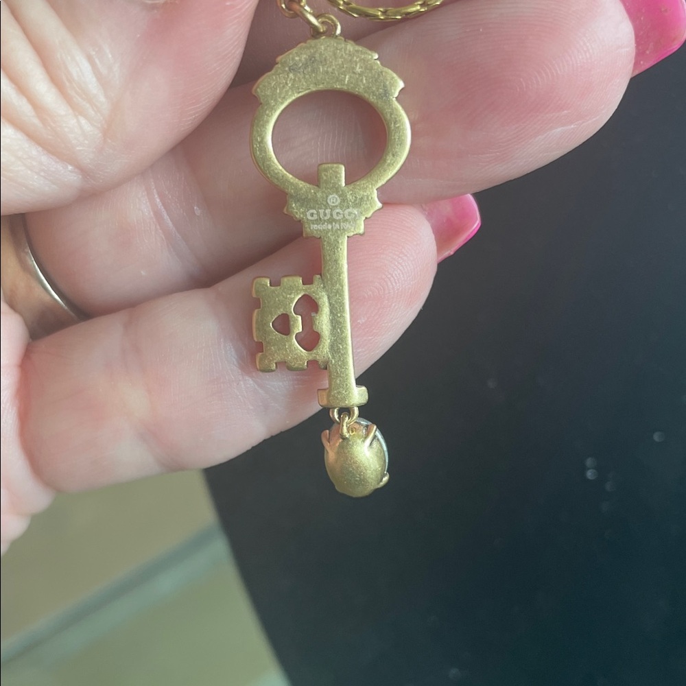 GUCCI authentic beautiful vintage pendent with gold plated necklace. - Picture 3 of 4